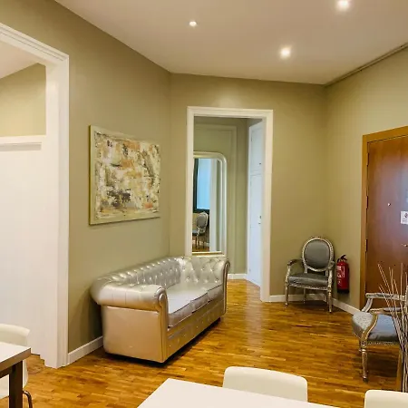 Super Balmes Apartmán