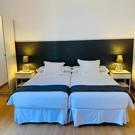 Super Balmes Apartmán *