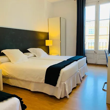 Super Balmes Apartmán *